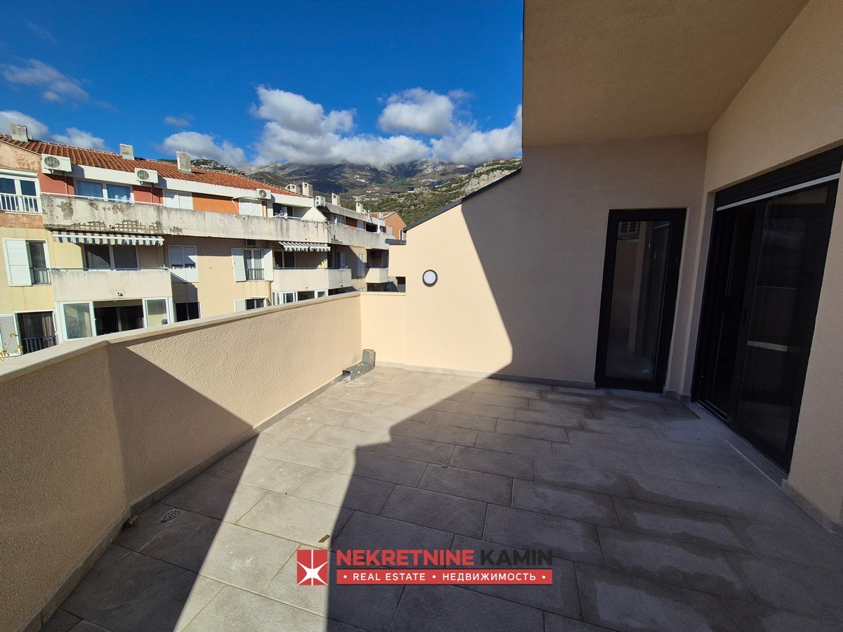 One-Bedroom 55 m² Apartment with Gallery and Roof Terrace, Adok, Budva